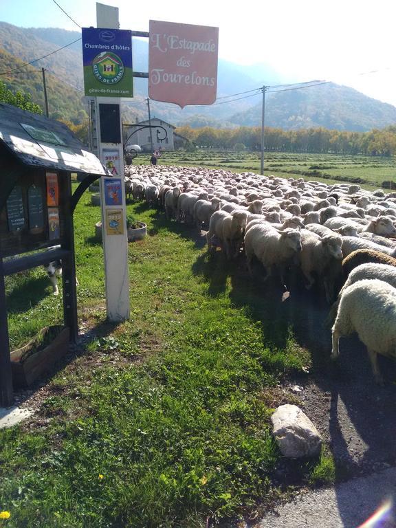 L'Estapade Des Tourelons Bed and Breakfast Saint-Jean-en-Royans Εξωτερικό φωτογραφία