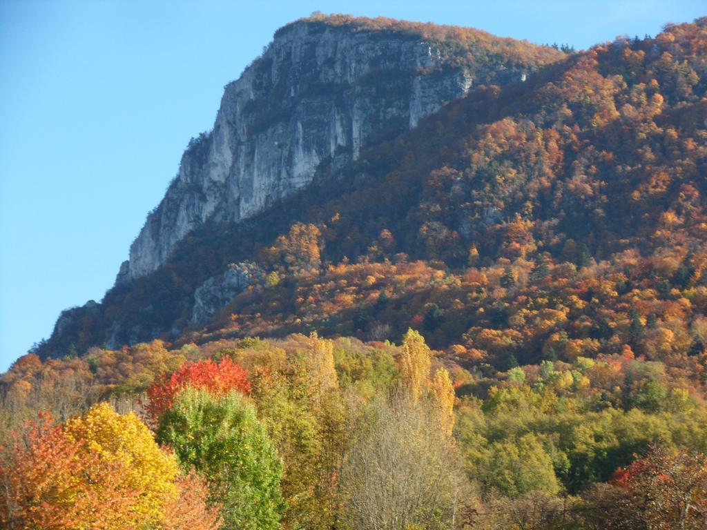L'Estapade Des Tourelons Bed and Breakfast Saint-Jean-en-Royans Εξωτερικό φωτογραφία