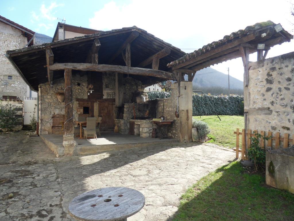 L'Estapade Des Tourelons Bed and Breakfast Saint-Jean-en-Royans Εξωτερικό φωτογραφία