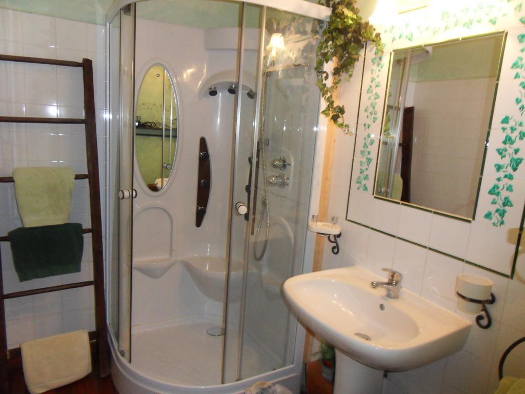 L'Estapade Des Tourelons Bed and Breakfast Saint-Jean-en-Royans Δωμάτιο φωτογραφία