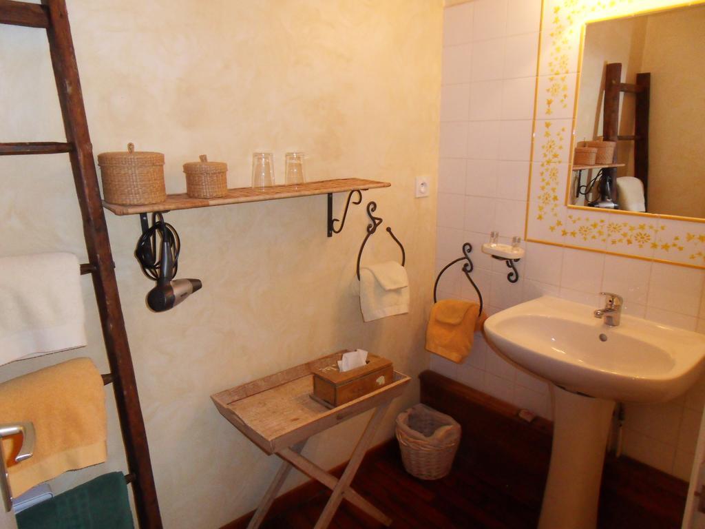 L'Estapade Des Tourelons Bed and Breakfast Saint-Jean-en-Royans Δωμάτιο φωτογραφία