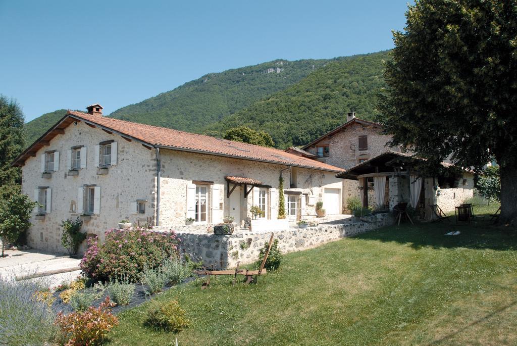 L'Estapade Des Tourelons Bed and Breakfast Saint-Jean-en-Royans Εξωτερικό φωτογραφία
