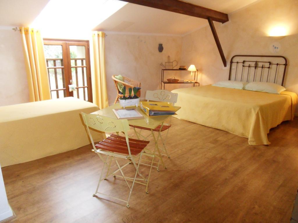 L'Estapade Des Tourelons Bed and Breakfast Saint-Jean-en-Royans Δωμάτιο φωτογραφία