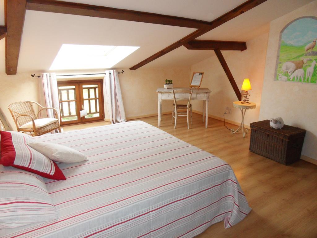 L'Estapade Des Tourelons Bed and Breakfast Saint-Jean-en-Royans Δωμάτιο φωτογραφία