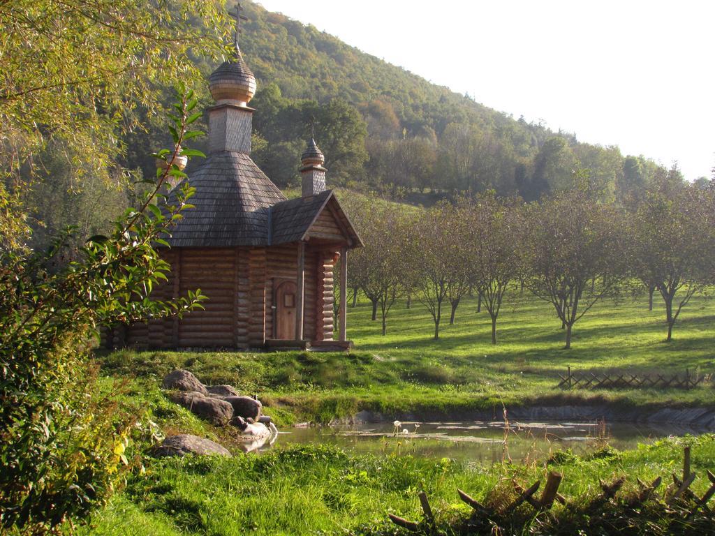 L'Estapade Des Tourelons Bed and Breakfast Saint-Jean-en-Royans Εξωτερικό φωτογραφία