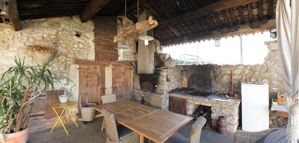 L'Estapade Des Tourelons Bed and Breakfast Saint-Jean-en-Royans Εξωτερικό φωτογραφία