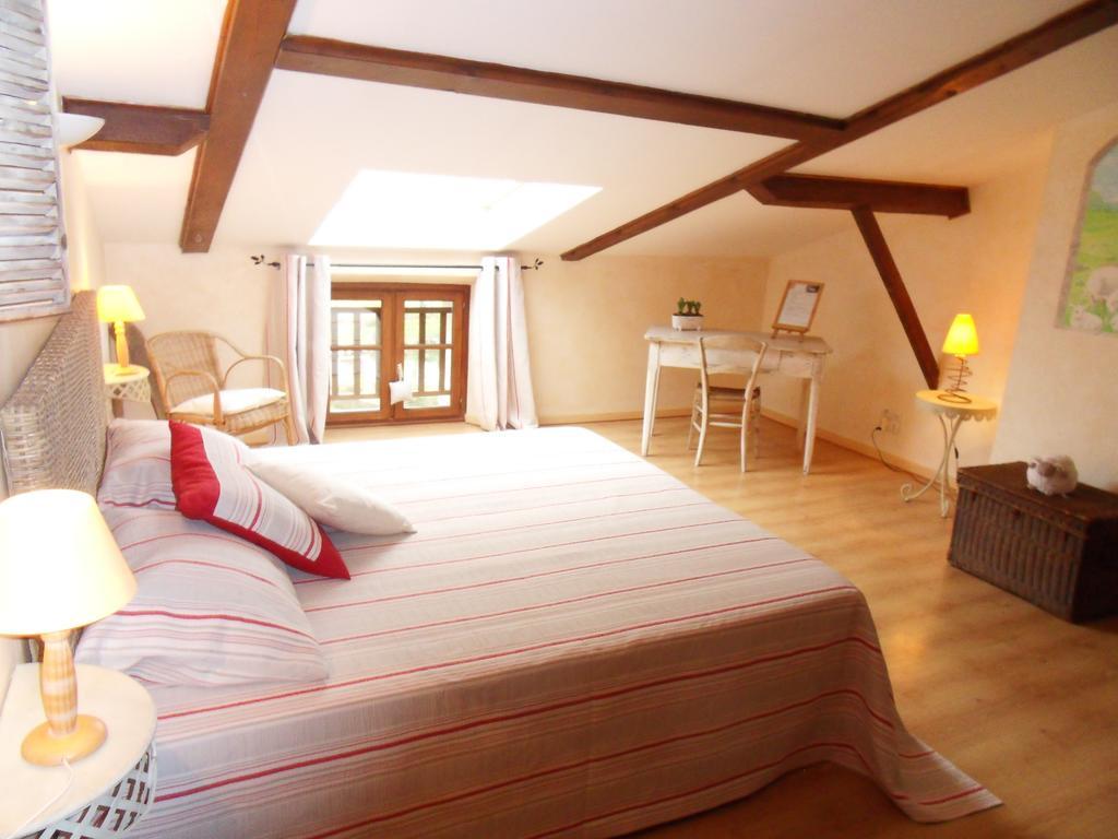 L'Estapade Des Tourelons Bed and Breakfast Saint-Jean-en-Royans Δωμάτιο φωτογραφία
