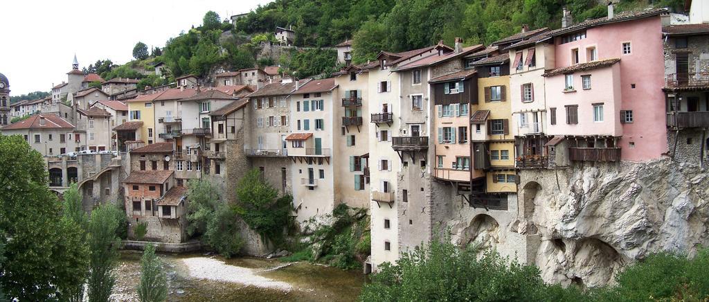 L'Estapade Des Tourelons Bed and Breakfast Saint-Jean-en-Royans Εξωτερικό φωτογραφία
