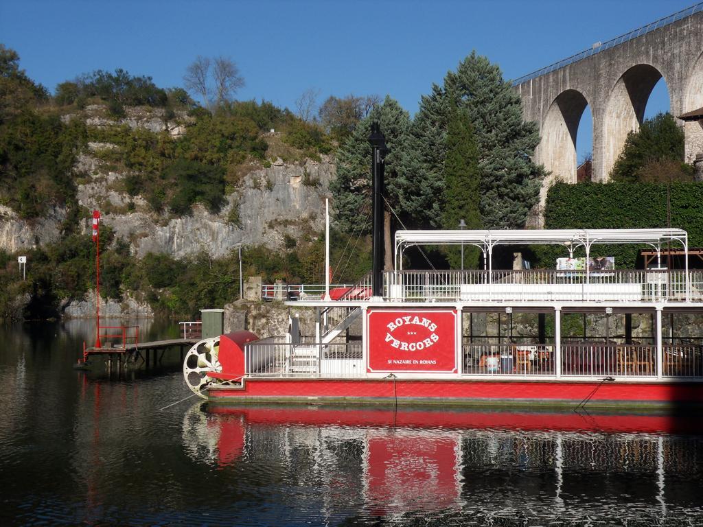 L'Estapade Des Tourelons Bed and Breakfast Saint-Jean-en-Royans Εξωτερικό φωτογραφία