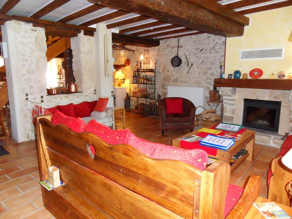 L'Estapade Des Tourelons Bed and Breakfast Saint-Jean-en-Royans Εξωτερικό φωτογραφία