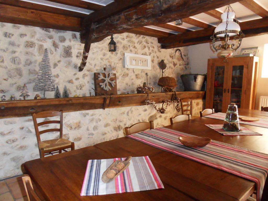 L'Estapade Des Tourelons Bed and Breakfast Saint-Jean-en-Royans Εξωτερικό φωτογραφία