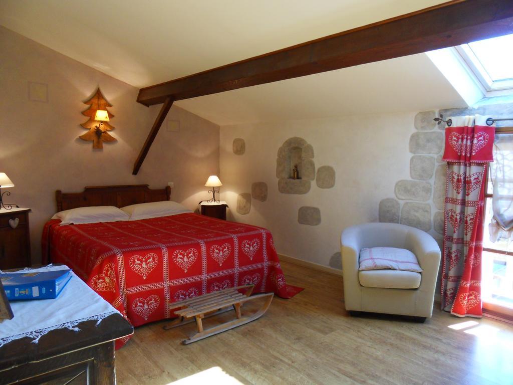 L'Estapade Des Tourelons Bed and Breakfast Saint-Jean-en-Royans Εξωτερικό φωτογραφία