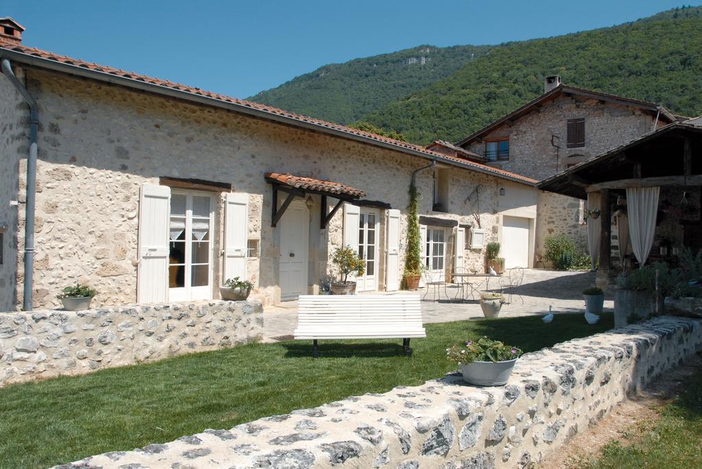 L'Estapade Des Tourelons Bed and Breakfast Saint-Jean-en-Royans Εξωτερικό φωτογραφία